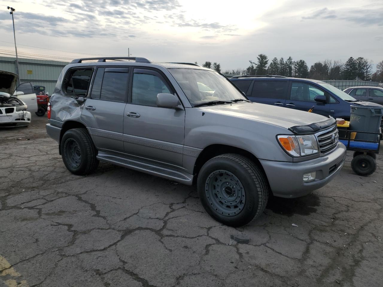 TOYOTA LAND CRUISER