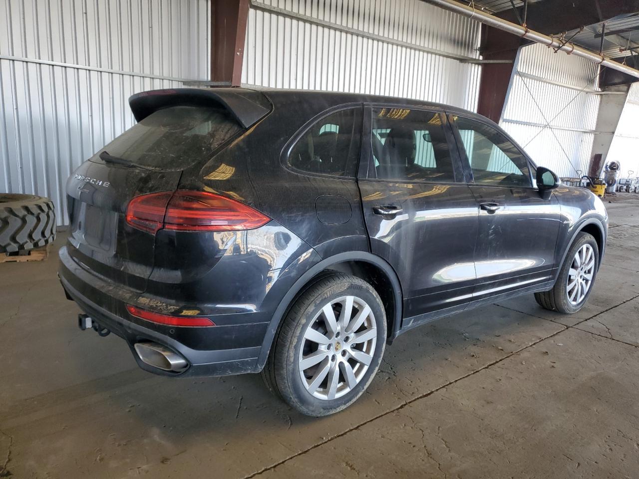 2015 PORSCHE CAYENNE