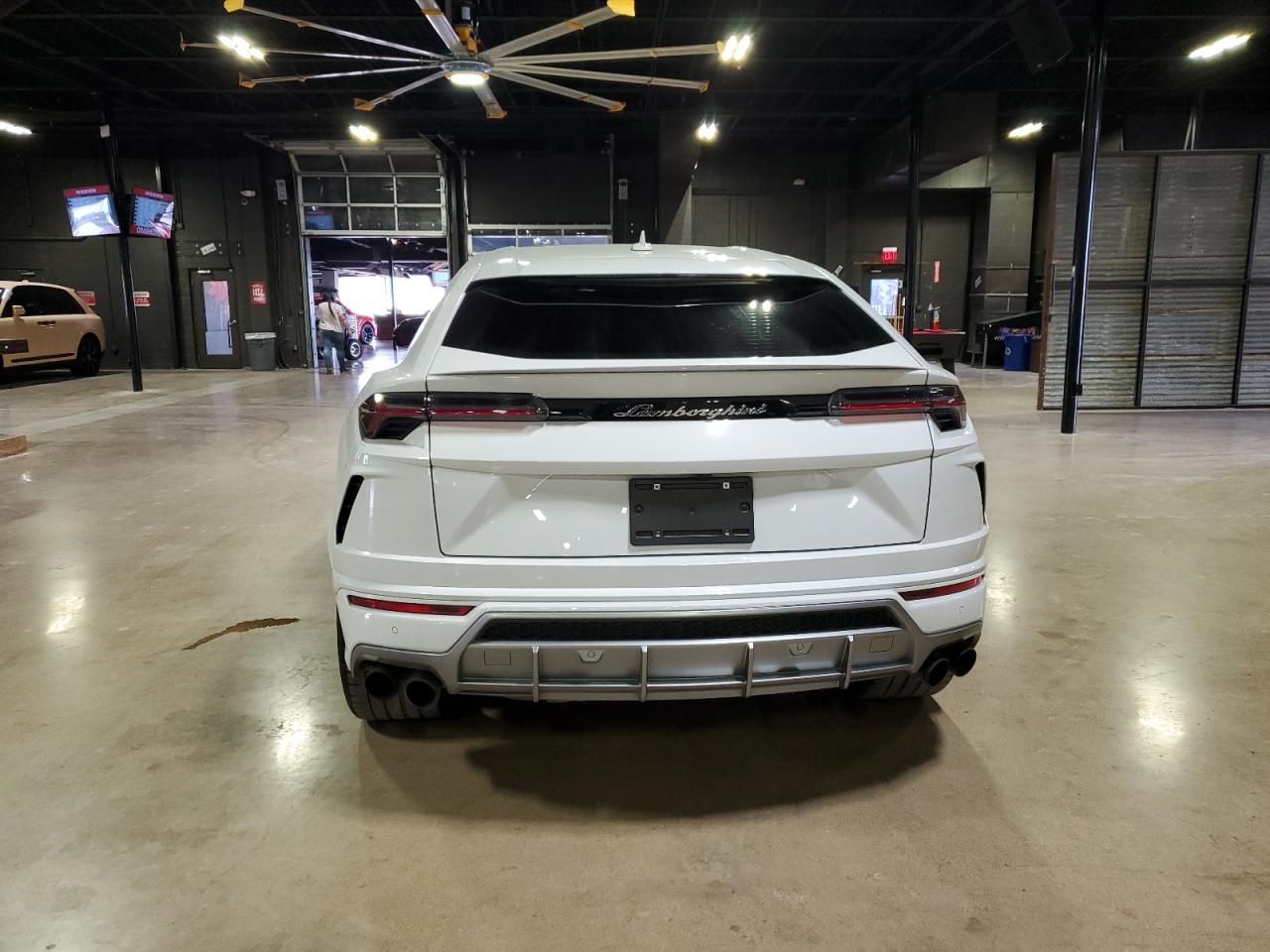 2021 LAMBORGHINI URUS