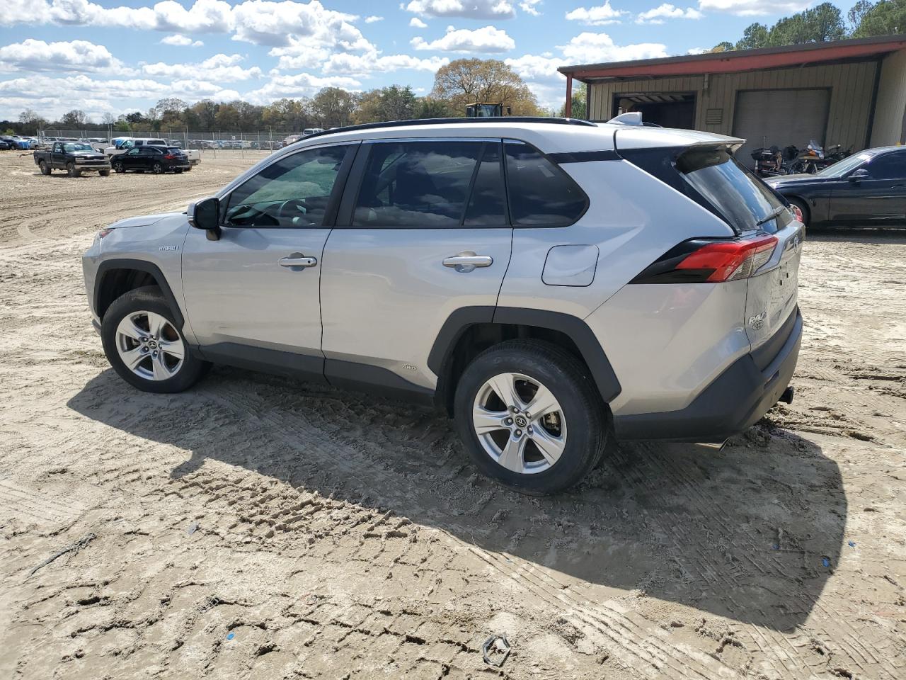 2020 TOYOTA RAV4 XLE